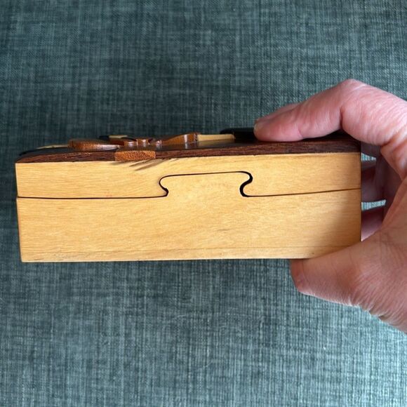 Handcrafted Wooden Cat Puzzle box with Bow secret stash box unique EUC! - Picture 4 of 8